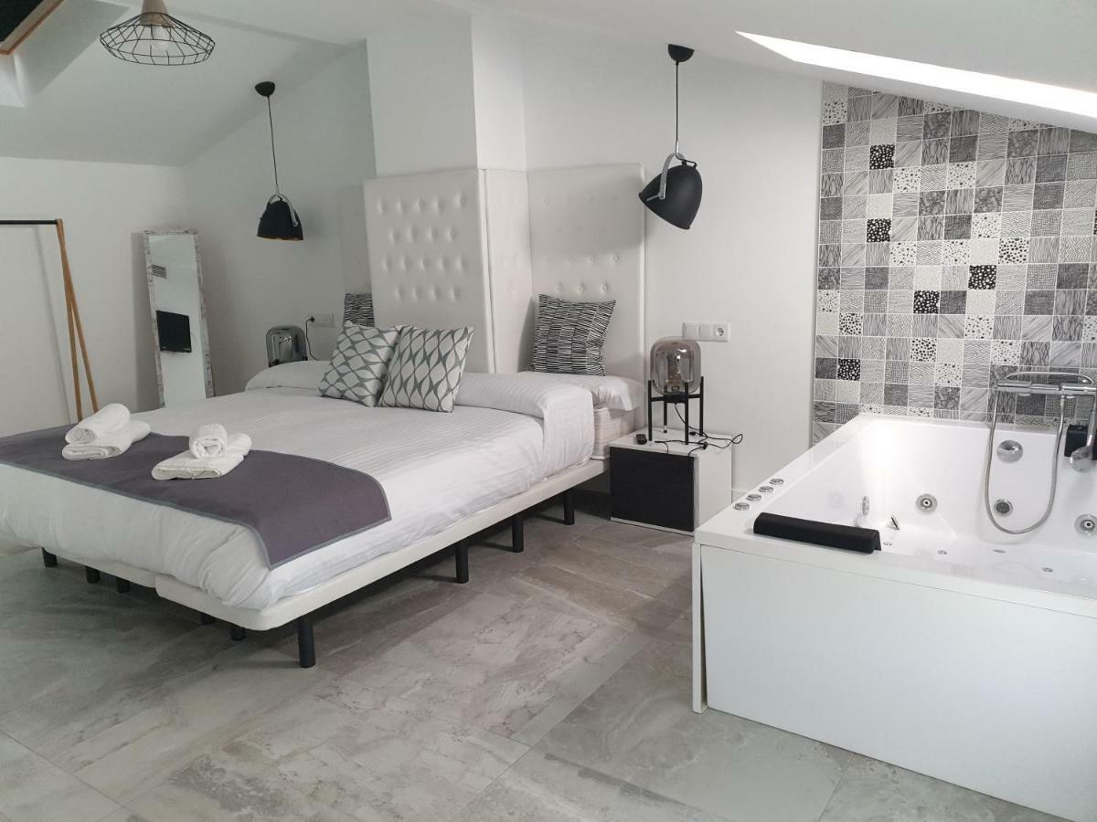 Apartamentos Hostal Cabanas Carboneras de Guadazaón 外观 照片