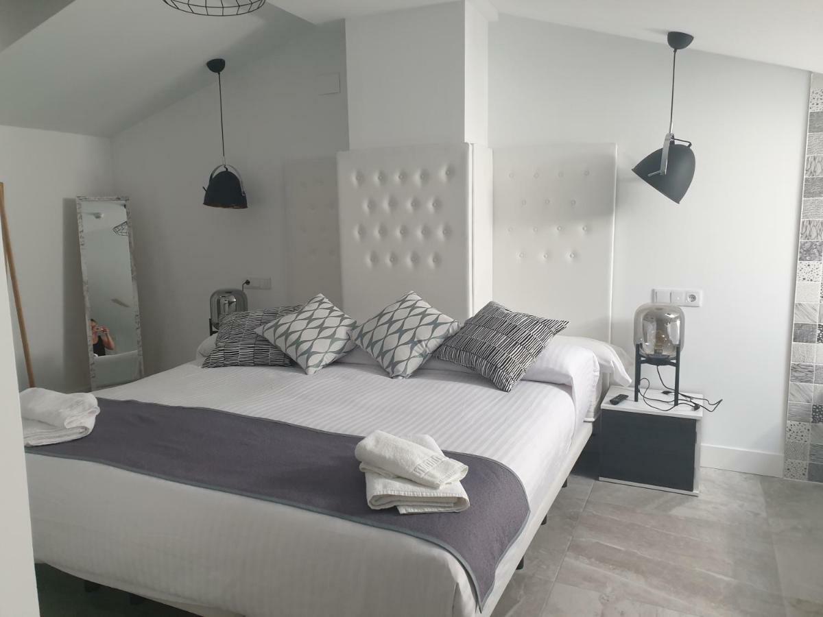 Apartamentos Hostal Cabanas Carboneras de Guadazaón 外观 照片