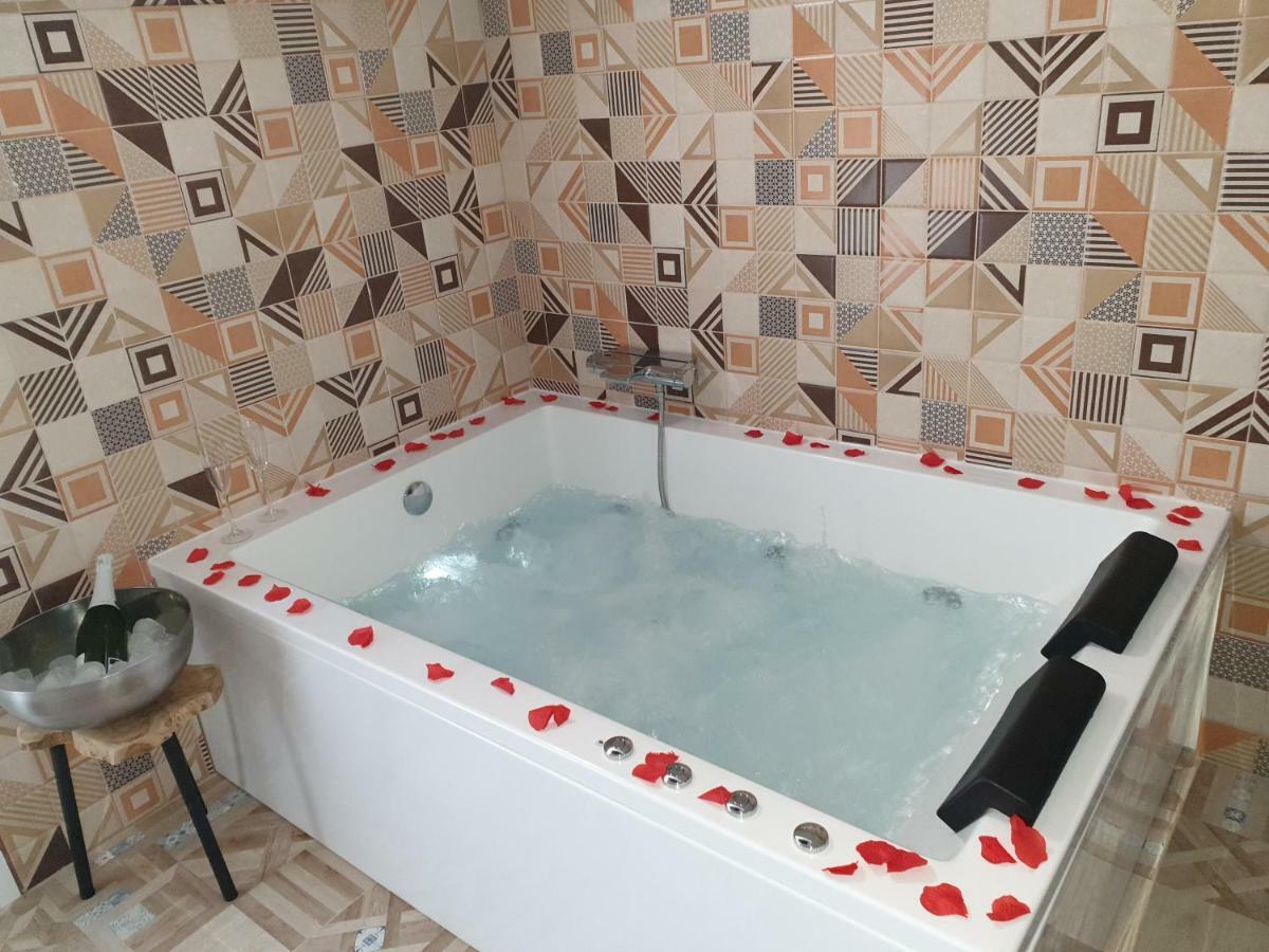 Apartamentos Hostal Cabanas Carboneras de Guadazaón 外观 照片